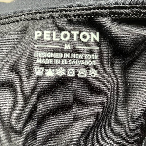Peloton Here Now High Neck Logo Sports Bra Black size Medium - Picture 5 of 6
